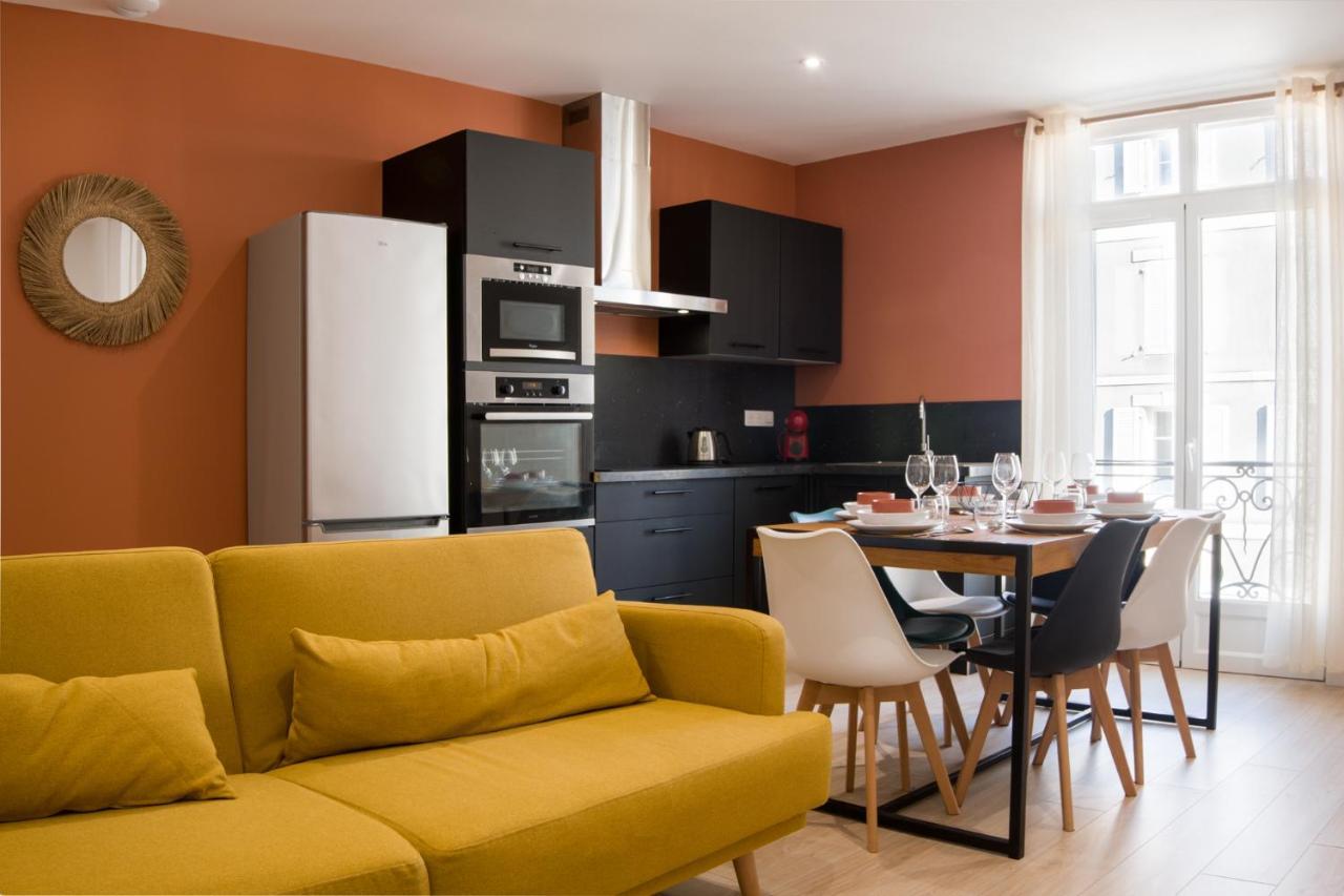 Magnifique T3 Totalement Renove, Hypercentre Rochefort, Arrivee Autonome ! Apartment